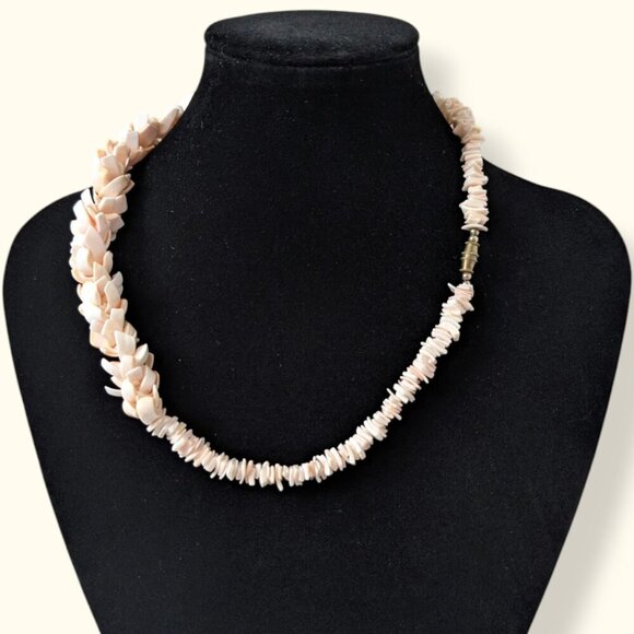 Vintage Pink Shell Chip Necklace - Picture 5 of 6